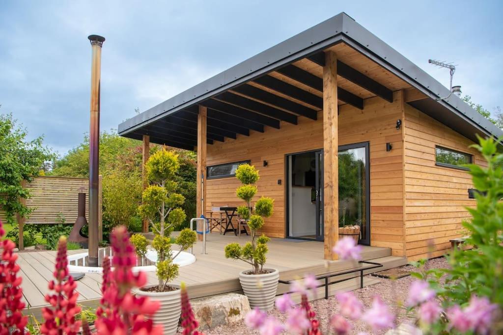 Peaceful Bothy Retreat Villa แนร์น ภายนอก รูปภาพ