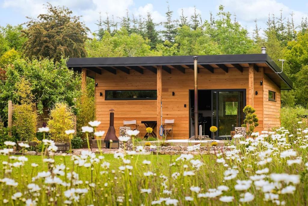 Peaceful Bothy Retreat Villa แนร์น ภายนอก รูปภาพ